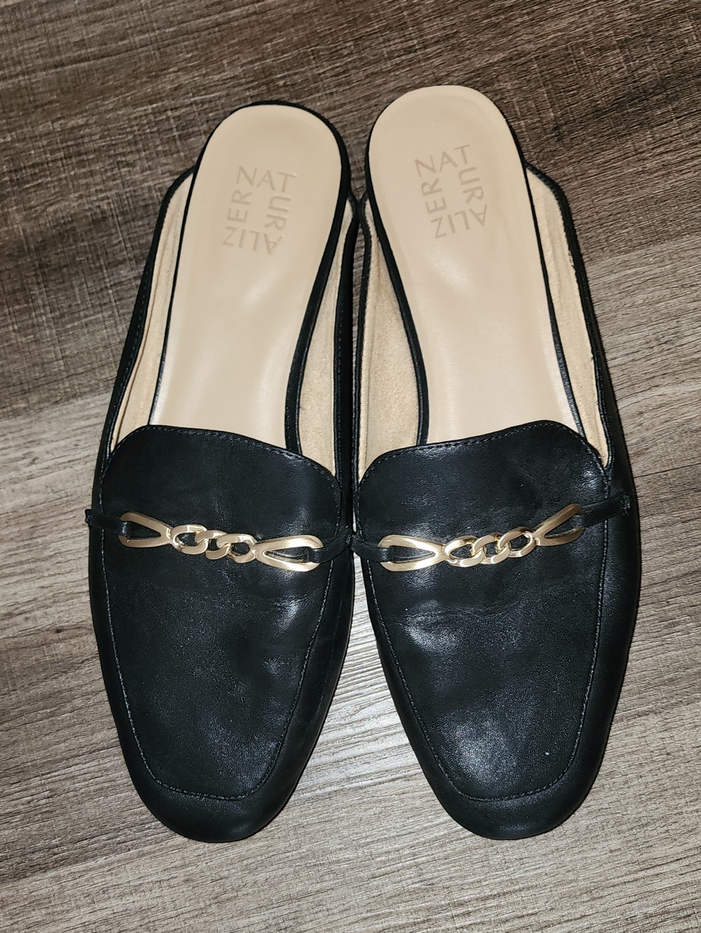Naturalizer Black Leather Ksyden Slip-On Mules with Gold Chain Accent Size 11